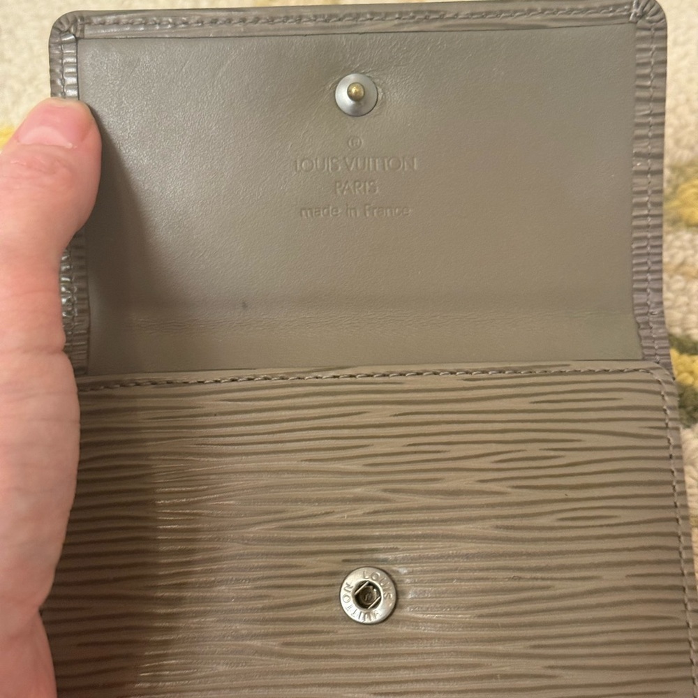 Unisex LOUIS VUITTON Vintage Epi-Leather Elise Tri-Fold Compact Wallet - Taupe - Picture 10 of 16